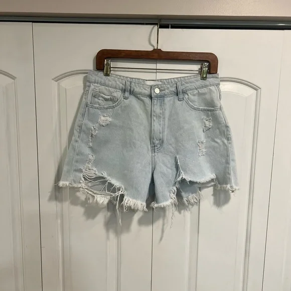 VERVET destroyed light wash high waisted shorts - Picture 3 of 11